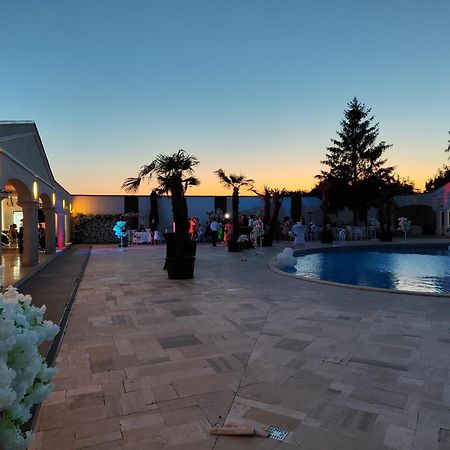 Hotel Rodiv Găeşti 外观 照片