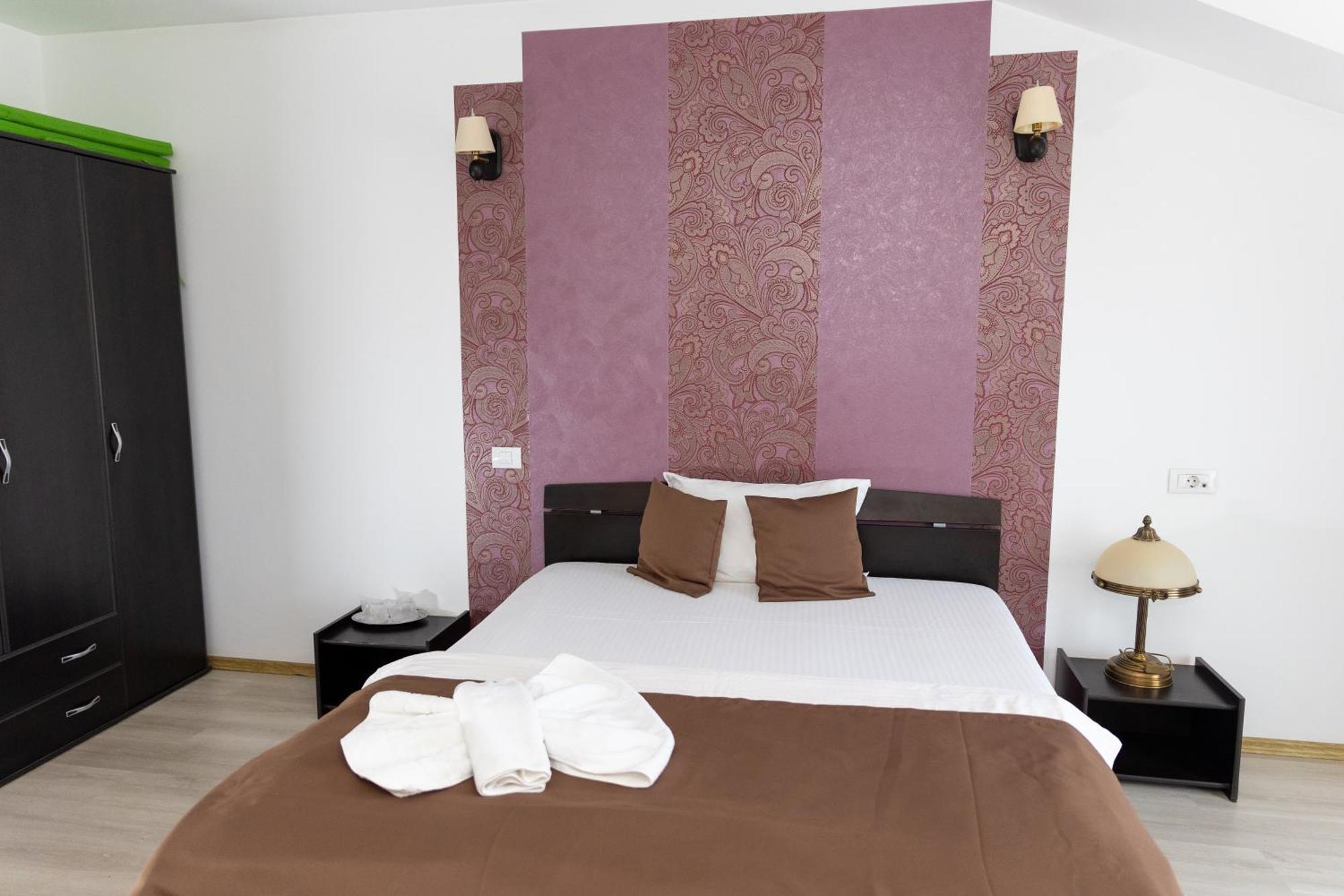 Hotel Rodiv Găeşti 外观 照片