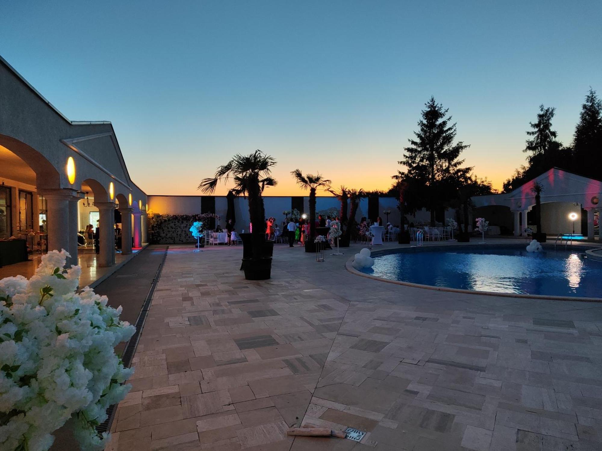 Hotel Rodiv Găeşti 外观 照片