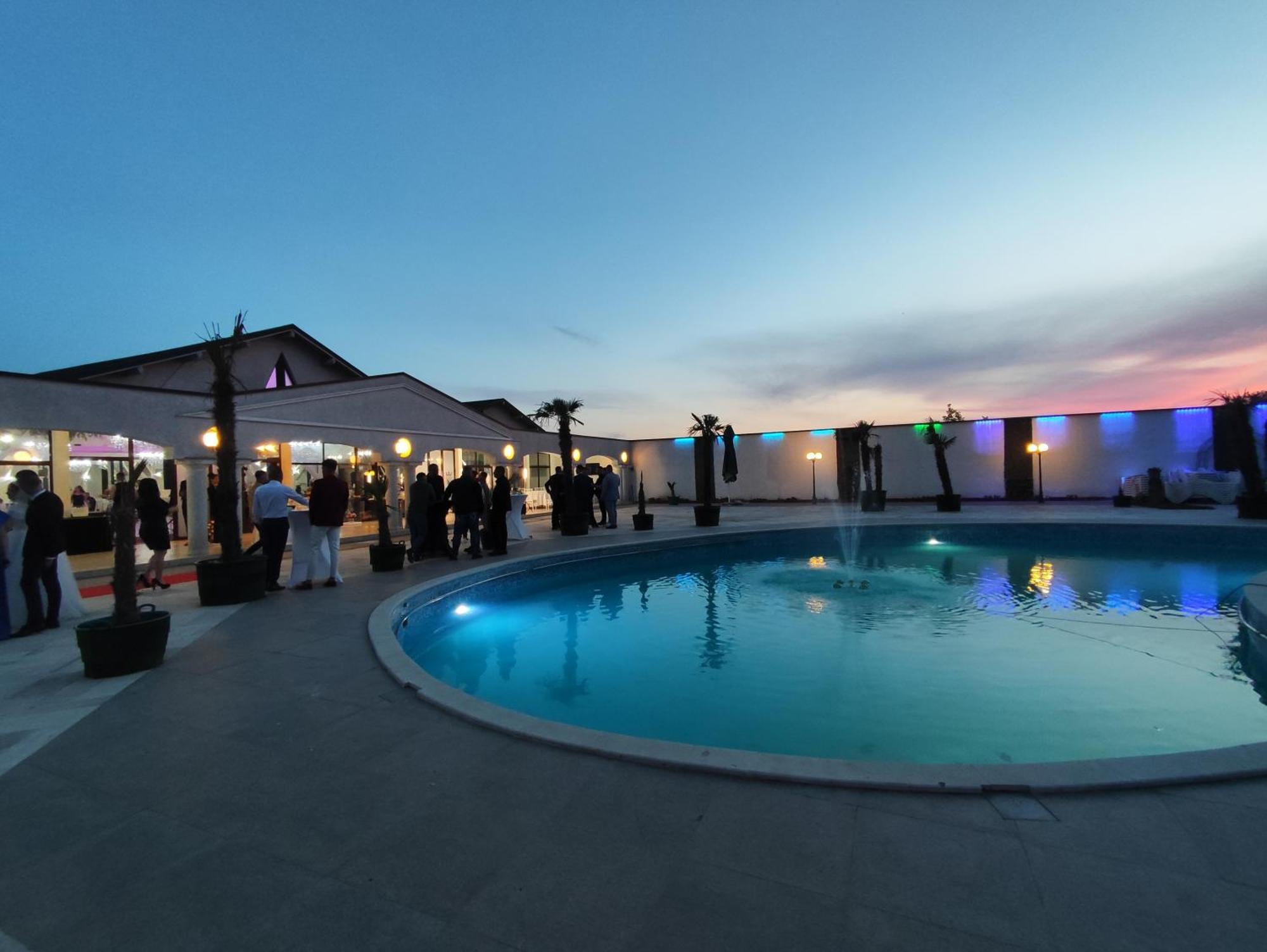 Hotel Rodiv Găeşti 外观 照片