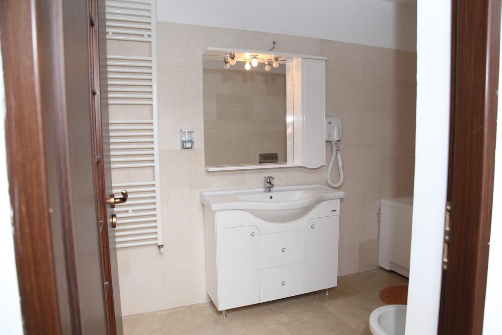 Hotel Rodiv Găeşti 外观 照片