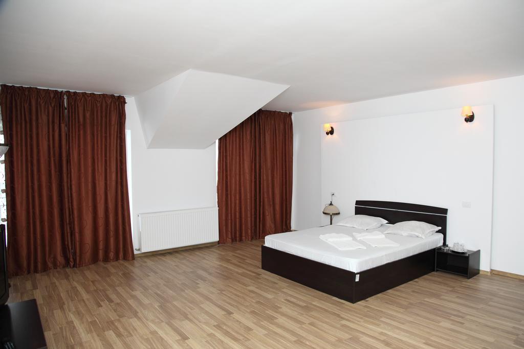 Hotel Rodiv Găeşti 客房 照片