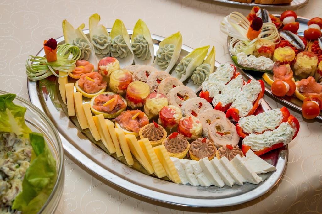 Hotel Rodiv Găeşti 外观 照片